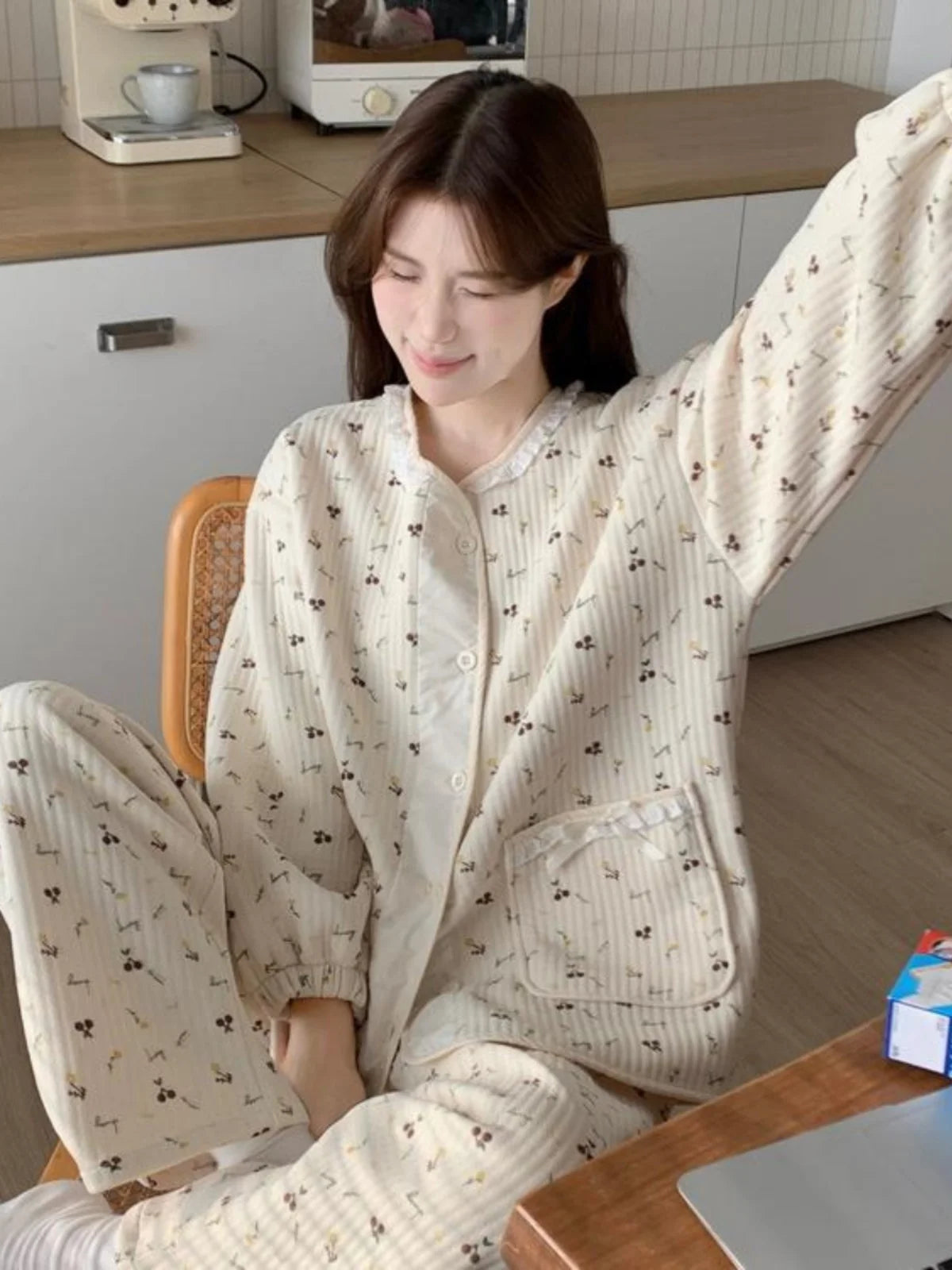 Women’s Cotton Sleepwear Set – Fleece-Lined Floral Print Long Sleeve Round Neck Home Leisure Suit