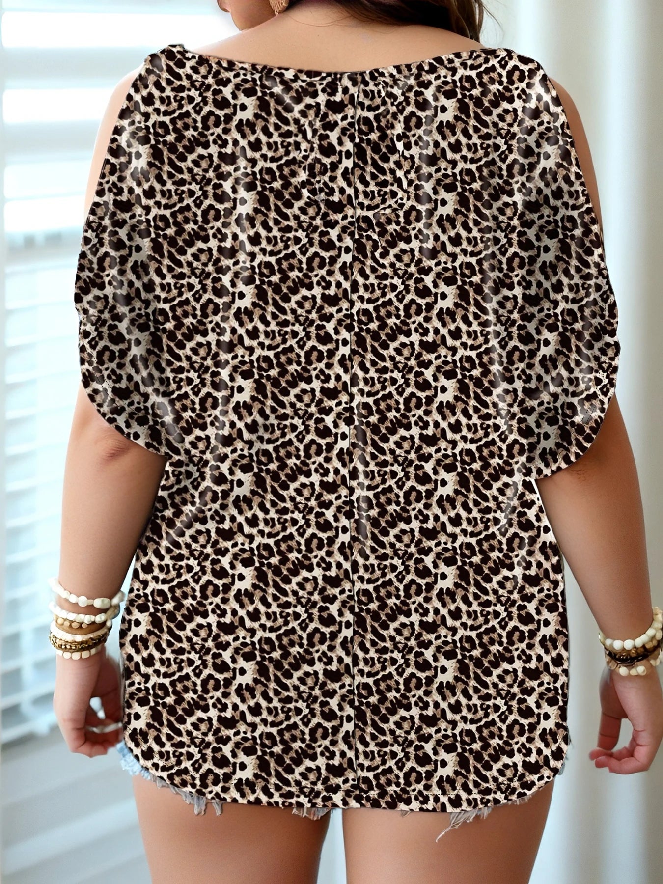 Fashion Plus Size Leopard Print Off-Shoulder Top – Short Sleeve Loose Casual Women’s Shirt 🐆✨