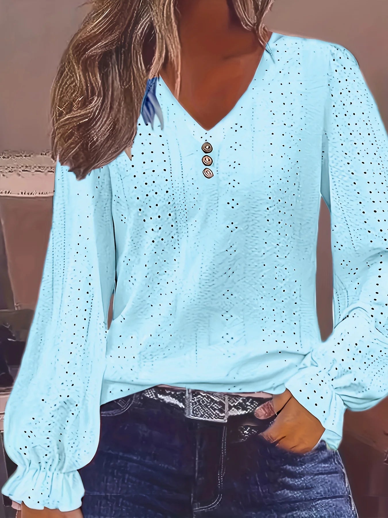 Plus Size Eyelet Button V-Neck Long Sleeve T-Shirt – Casual Spring & Fall Women’s Top 👚✨