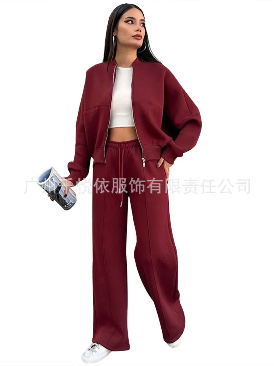 Fashion Two-Piece Women’s White Sports Suit – Loose Sports Shirt & Casual Pants Tracksuit 🤍👟