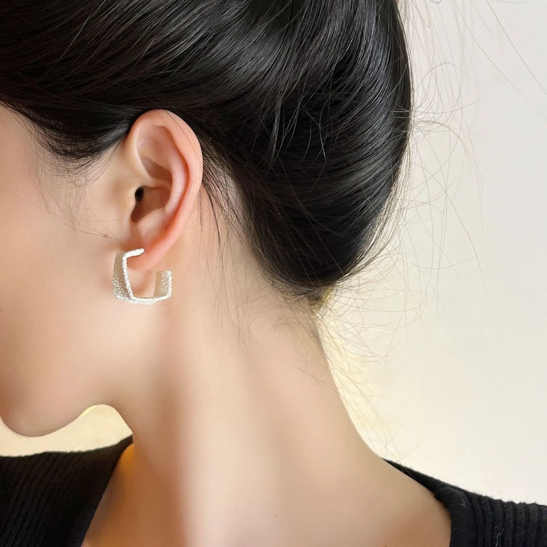 New 925 Sterling Silver Hoop Earrings – Matte Circle Geometric Punk Clip Earrings for Women & Girls