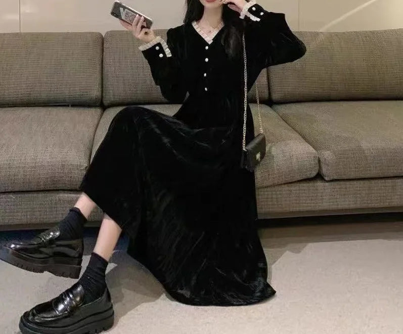 French Retro Hepburn Velvet Dress – Elegant V-Neck Slim Fit Black Gown for Autumn Winter Women