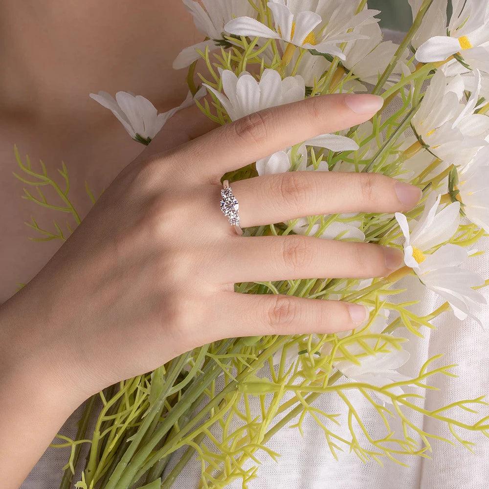 4 Carat Moissanite Diamond Engagement Ring – 925 Sterling Silver Three-Stone Wedding Band for Women