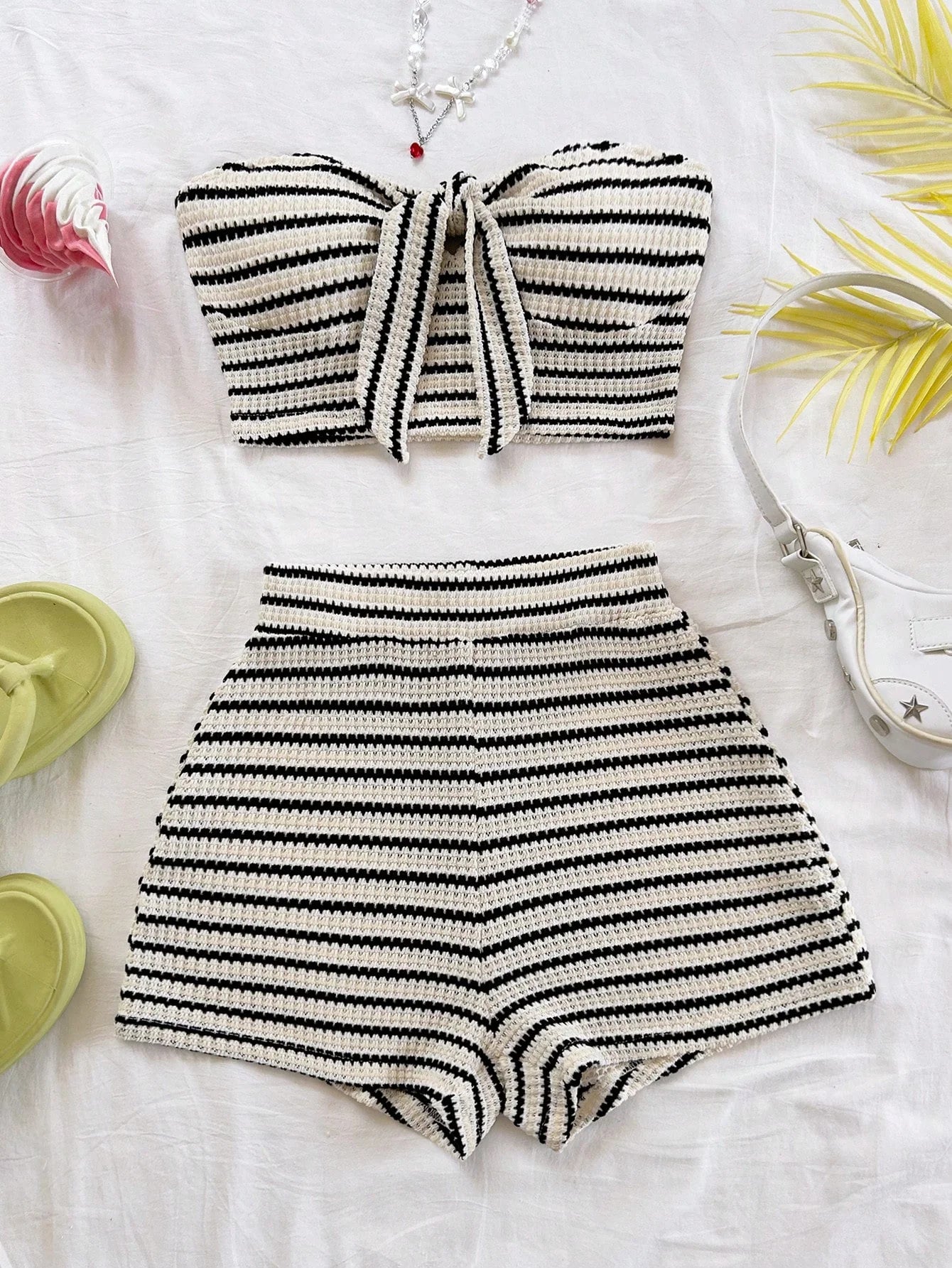 Women’s Elegant 2-Piece Striped Set – Butterfly Detail Top & High-Waisted Shorts 🌸✨