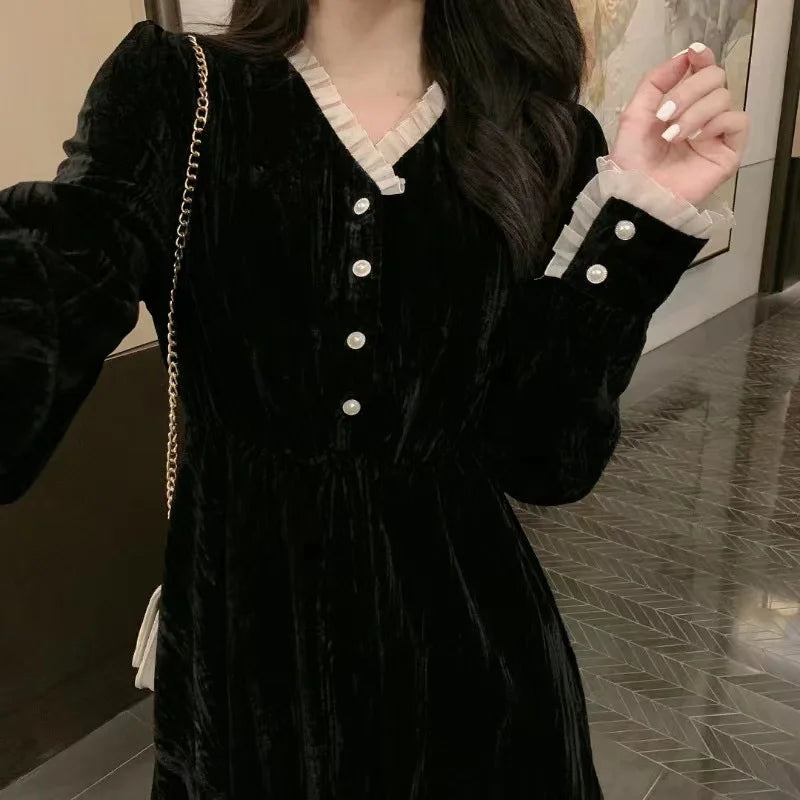 French Retro Hepburn Velvet Dress – Elegant V-Neck Slim Fit Black Gown for Autumn Winter Women