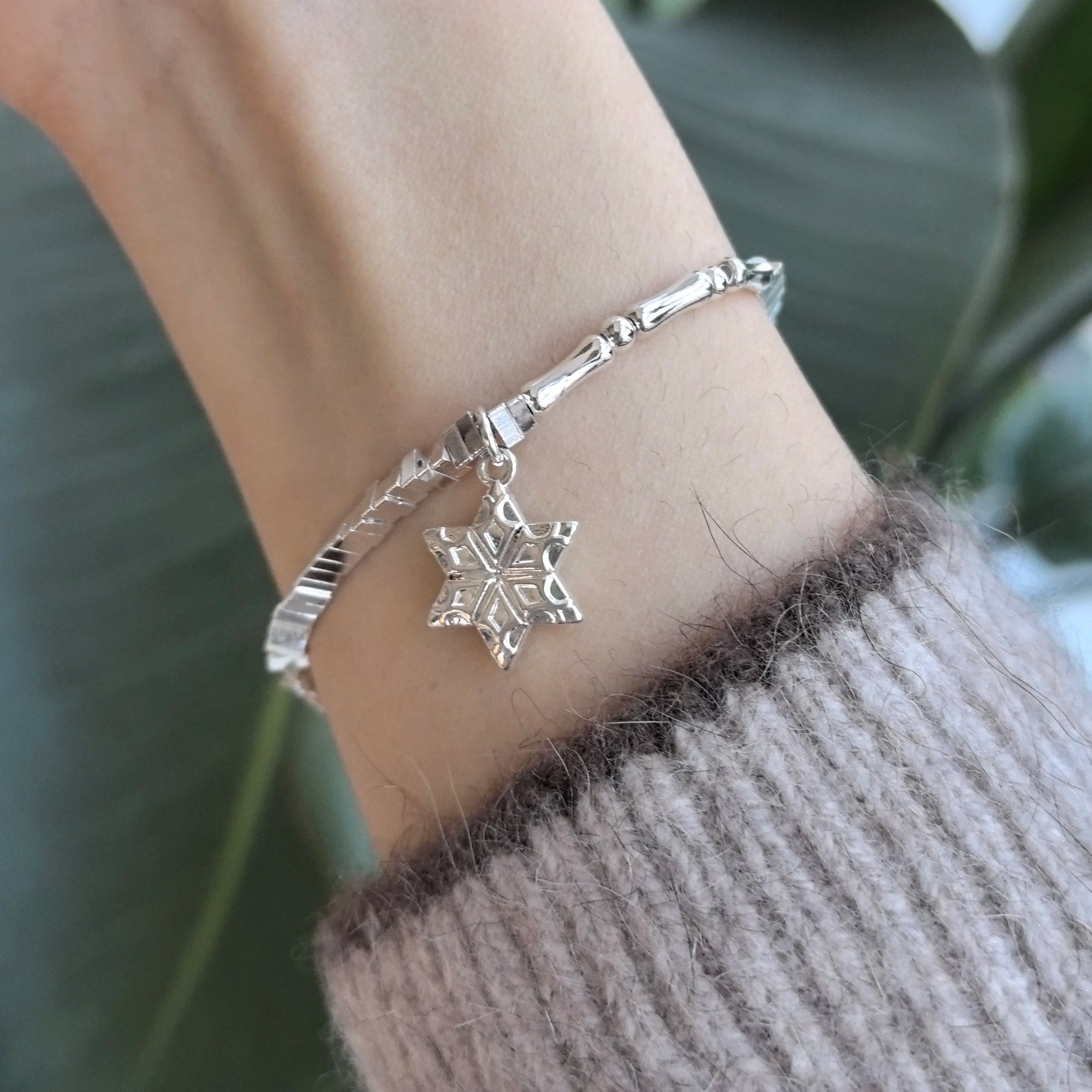 925 Sterling Silver Green Leaf Bracelet | Elegant Nature-Inspired Bangle for Women Girls Fashion Jewelry Gift