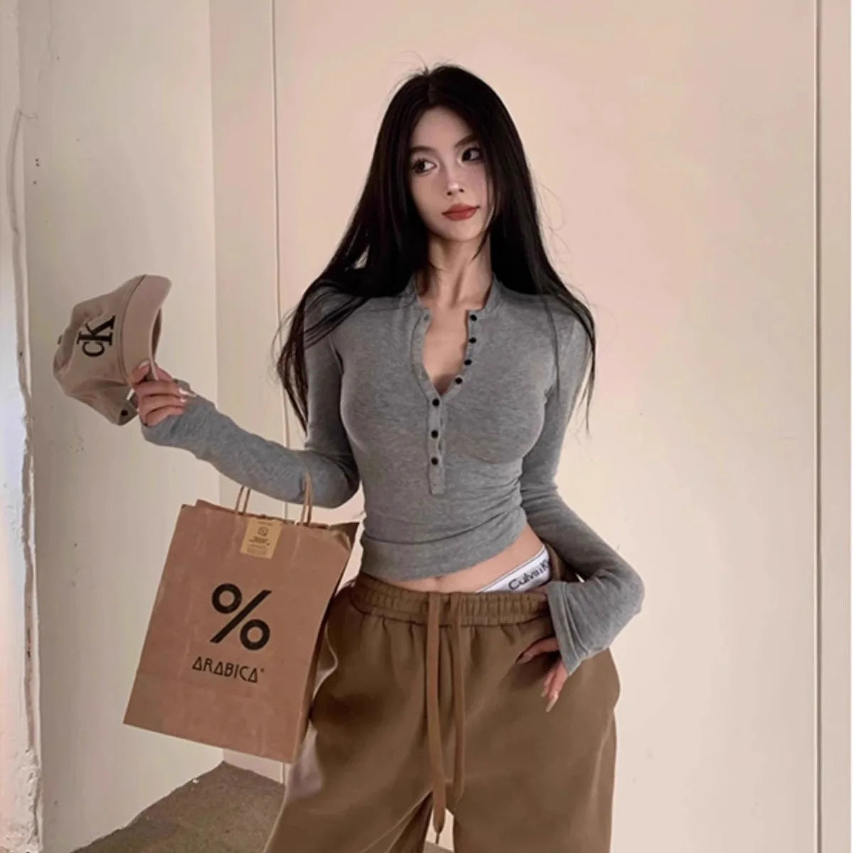 American Style White Long Sleeve V-Neck T-Shirt – Women’s Slim Fit Enhancing Base Top | Trendy Commute Polyester Shirt