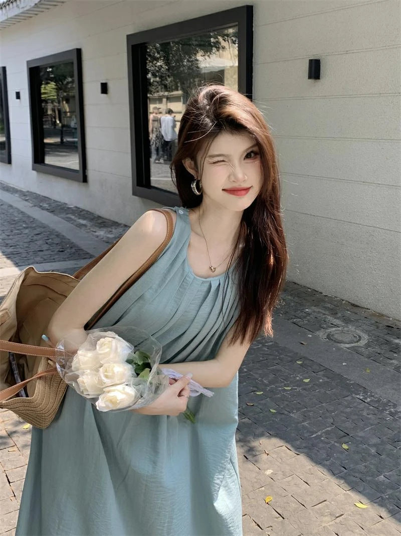 Summer Women’s Beach Vacation Dress – Sleeveless A-Line Midi Gown with Folded Skirt & Slimming Fit