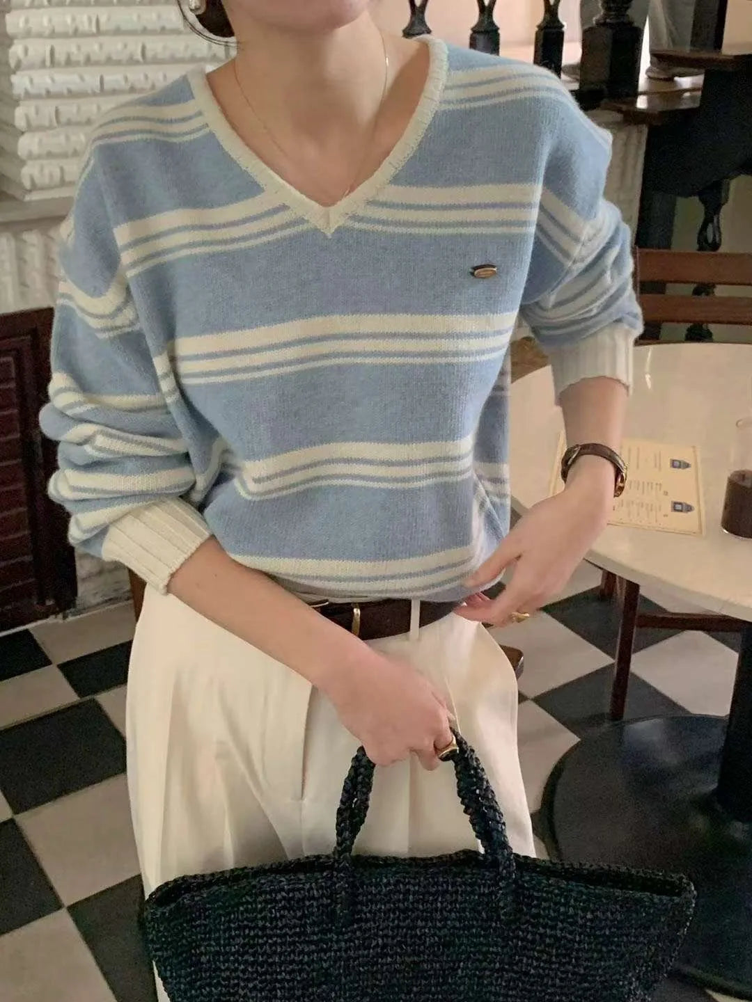 Fashionable V-Neck Women’s Knitted Sweater – Long Sleeve Striped Base Layer | Trendy Commute Sweater, Regular Length, Chinese Origin