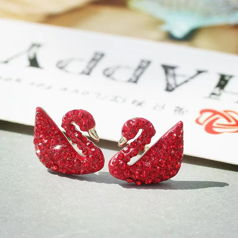 Black Swan Titanium Steel Necklace for Women | Elegant Adjustable Love Pendant Anniversary Gift