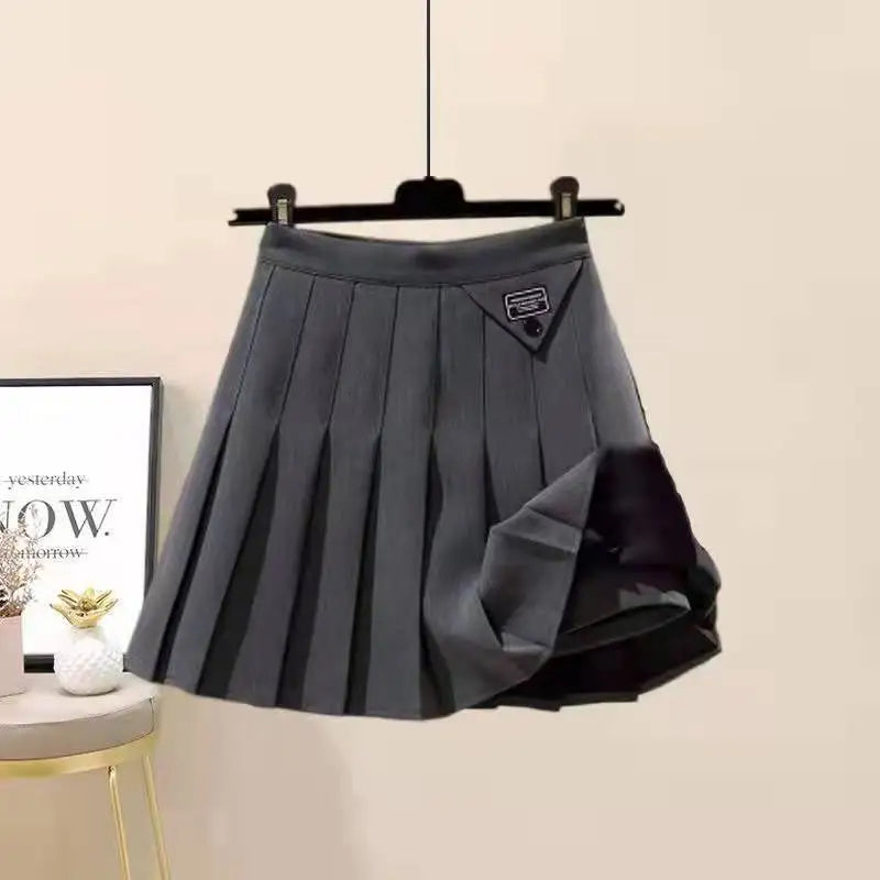 Plush Thickened Women’s Two-Piece Skirt Set – Long Sleeve Hooded Top & Mini Pleated Skirt ❄️👗