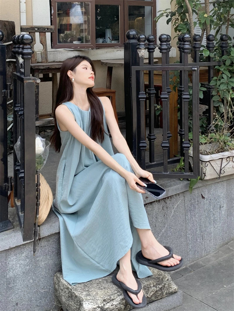 Summer Women’s Beach Vacation Dress – Sleeveless A-Line Midi Gown with Folded Skirt & Slimming Fit