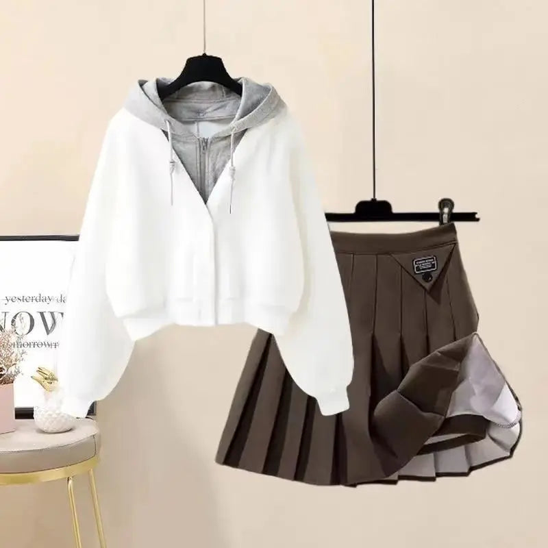 Plush Thickened Women’s Two-Piece Skirt Set – Long Sleeve Hooded Top & Mini Pleated Skirt ❄️👗