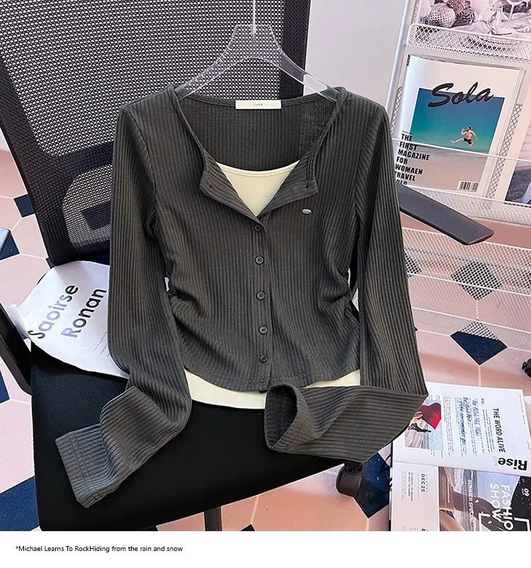 Korean Style Slim Fit Long Sleeve V-Neck Top 👚 Spicy Girl Fake Two-Piece Design ✨ Commute Fashion Women's T-Shirt 🌟