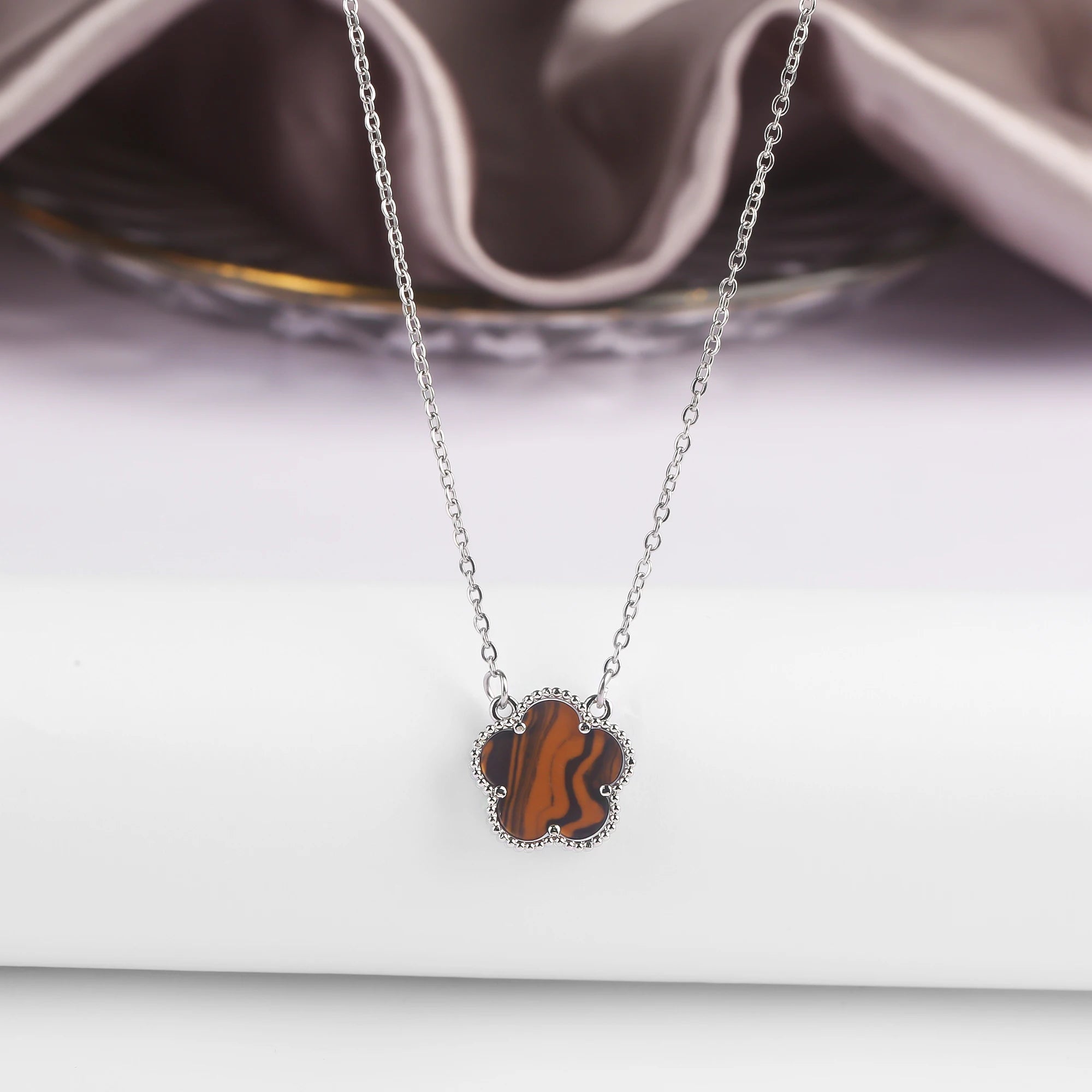 7 Colors Five-Leaf Flower Pendant Necklace Natural Stone Clover Choker Chain for Women