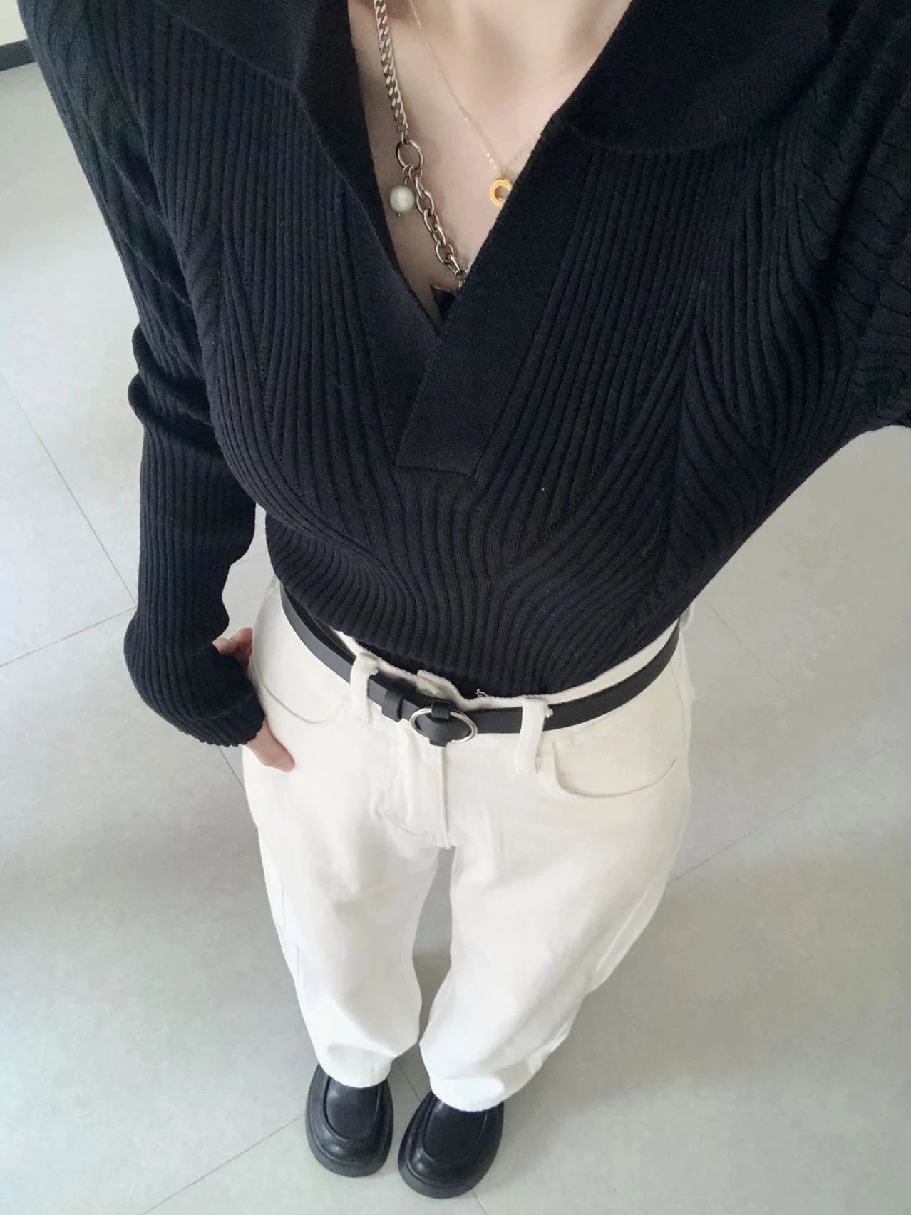 ✨ Black V-Neck Knitted Base Shirt for Women 👗 Plus Size Slim Fit Top 🌸 Early Spring & Winter Fashion ❄️ Long Sleeve Slimming Tee