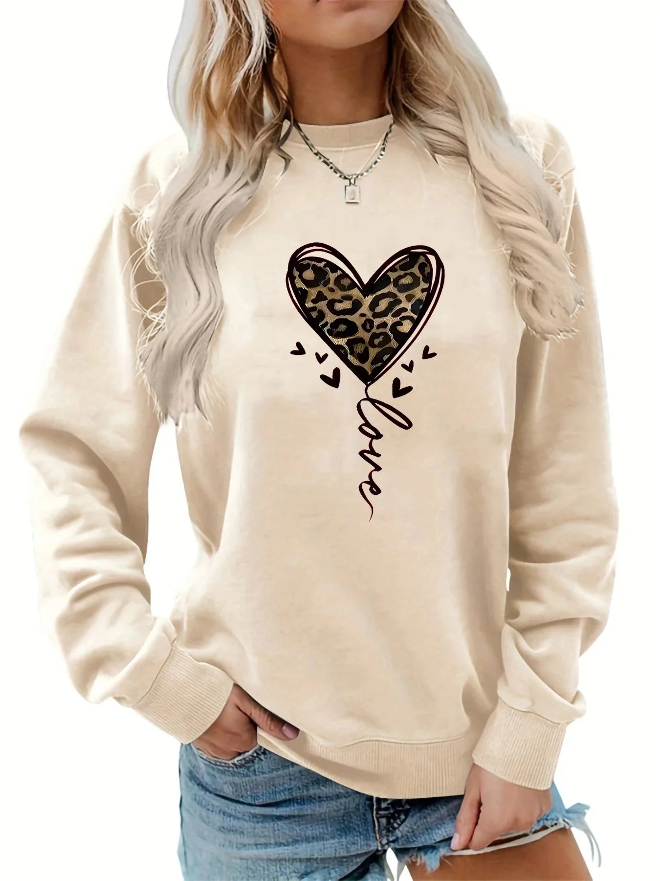 Women’s Leopard Heart Print Sweatshirt | Warm Casual Loose Pullover for Autumn & Winter