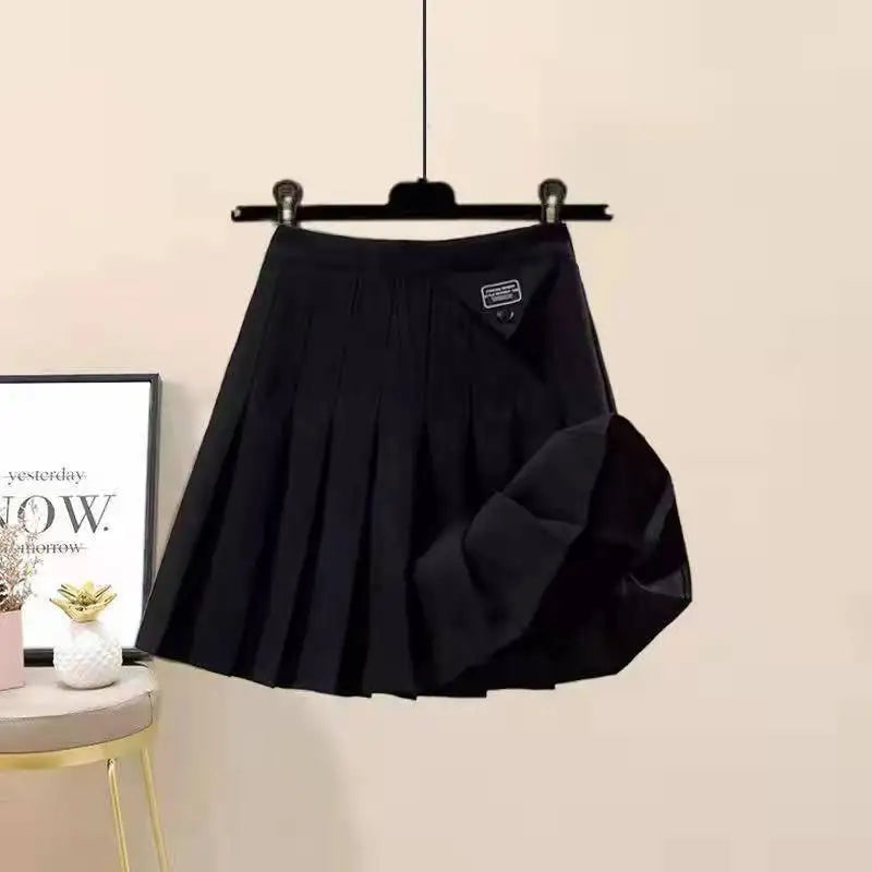 Plush Thickened Women’s Two-Piece Skirt Set – Long Sleeve Hooded Top & Mini Pleated Skirt ❄️👗