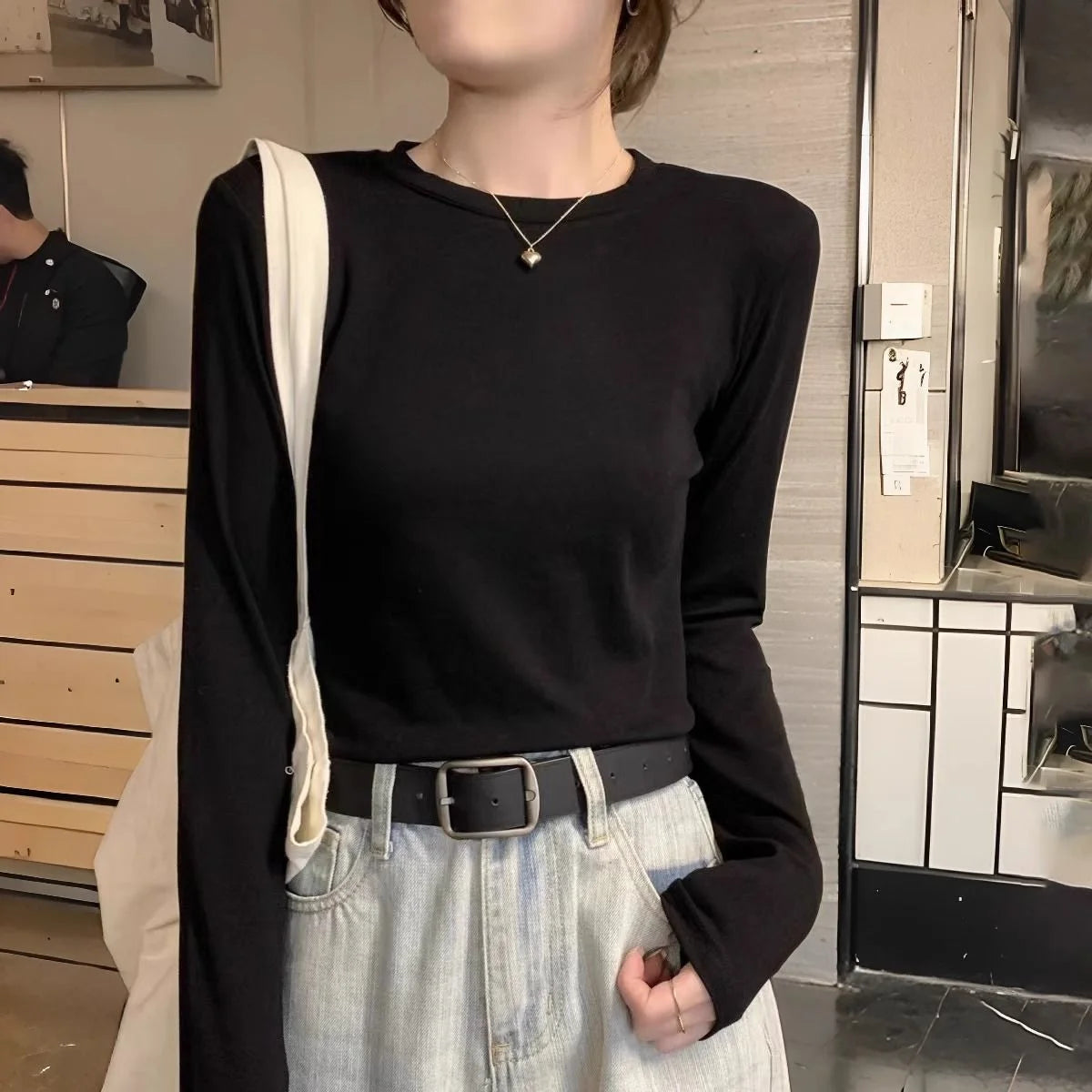 Easy Round Neck Long Sleeve Base Layer Top – Women’s Slim Fit Korean Style Inner Wear T-Shirt for Commute & Daily Wear