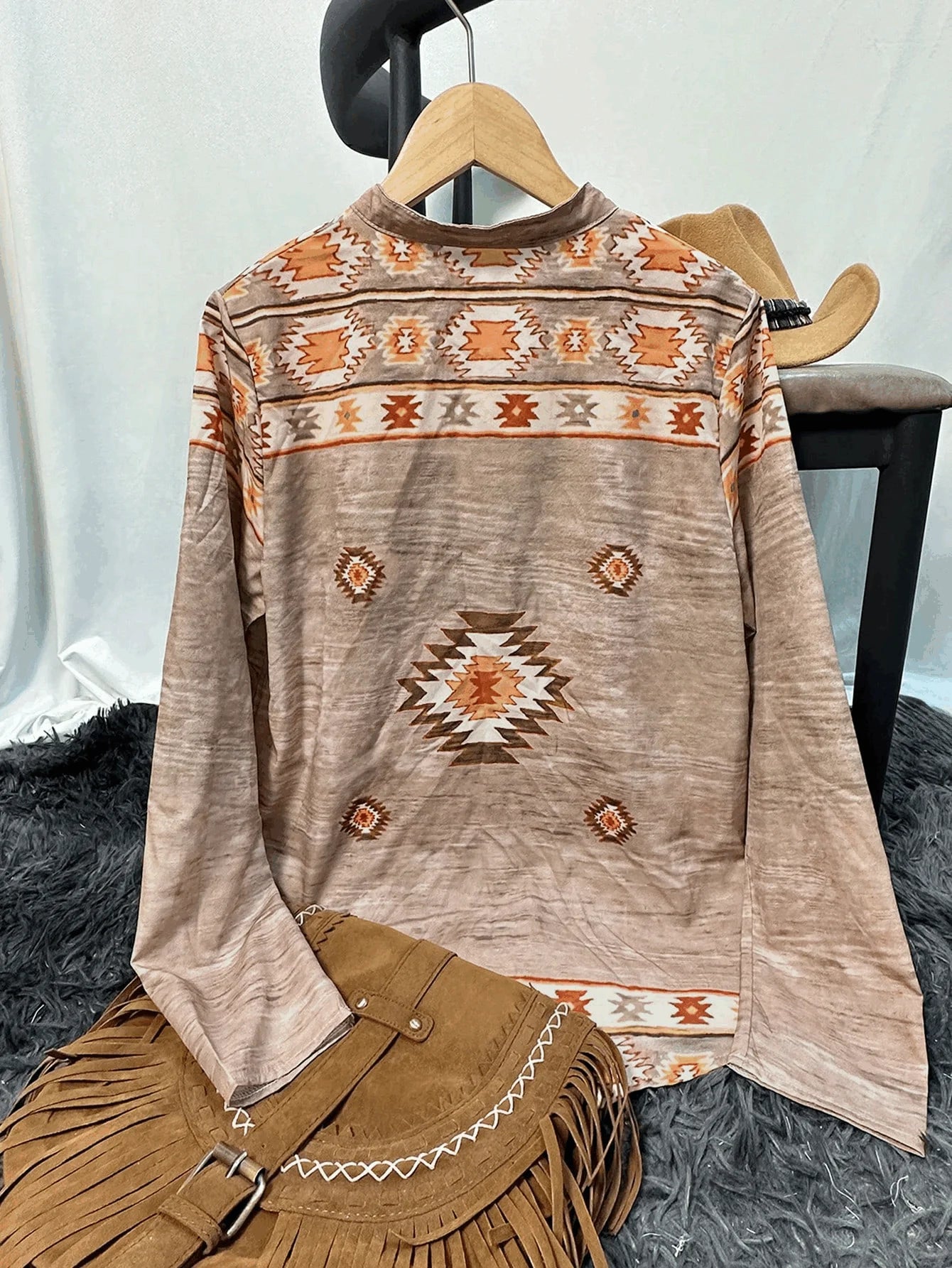 Women's Western Ethnic Print Fashion Shirt – Slim Fit Long Sleeve Elegant Casual Top 🌸✨