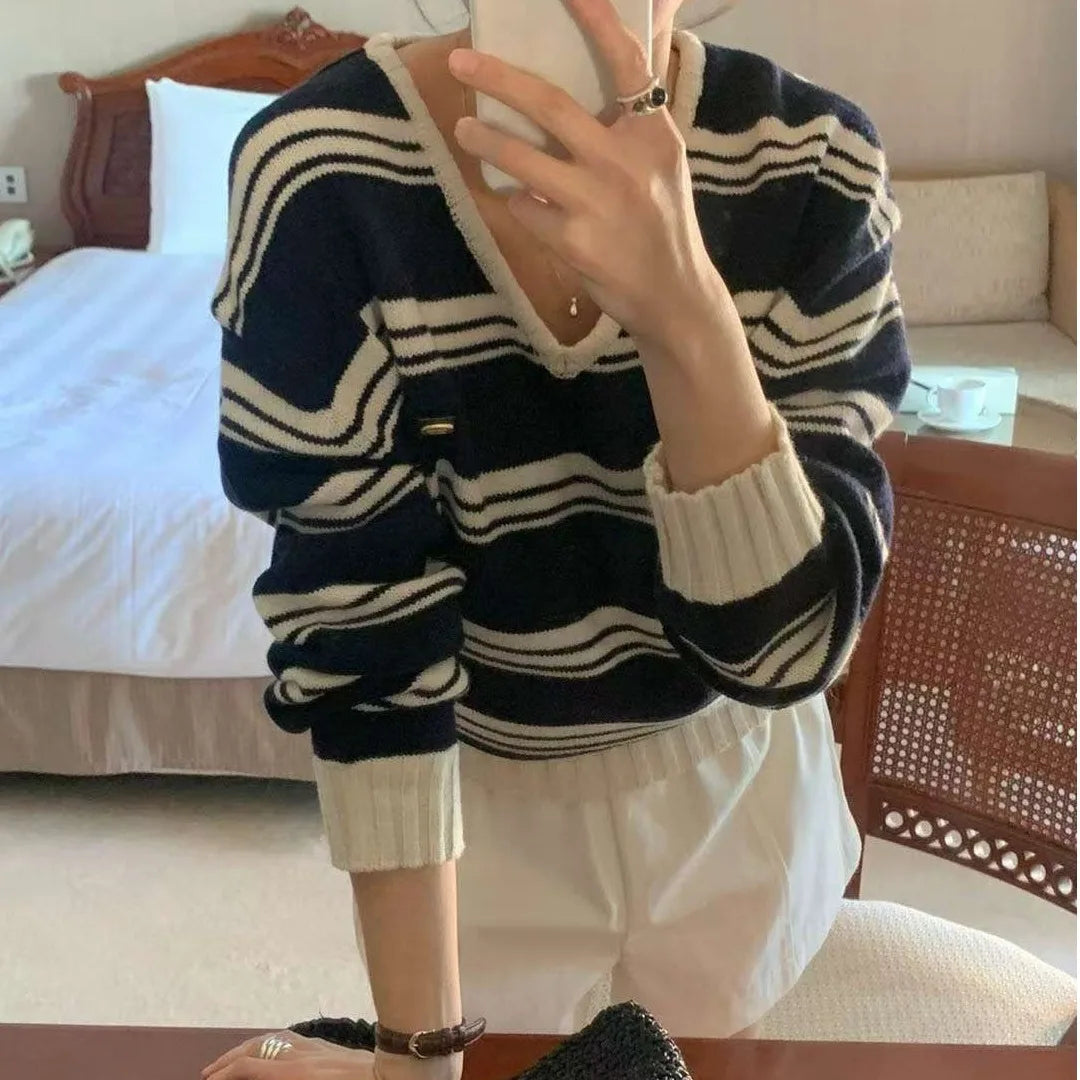 Fashionable V-Neck Women’s Knitted Sweater – Long Sleeve Striped Base Layer | Trendy Commute Sweater, Regular Length, Chinese Origin