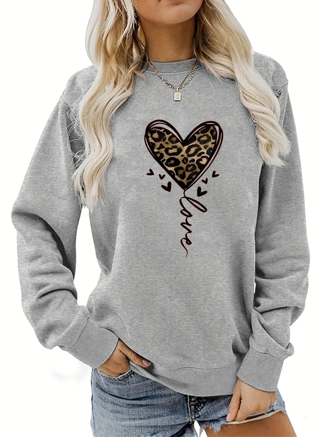 Women’s Leopard Heart Print Sweatshirt | Warm Casual Loose Pullover for Autumn & Winter