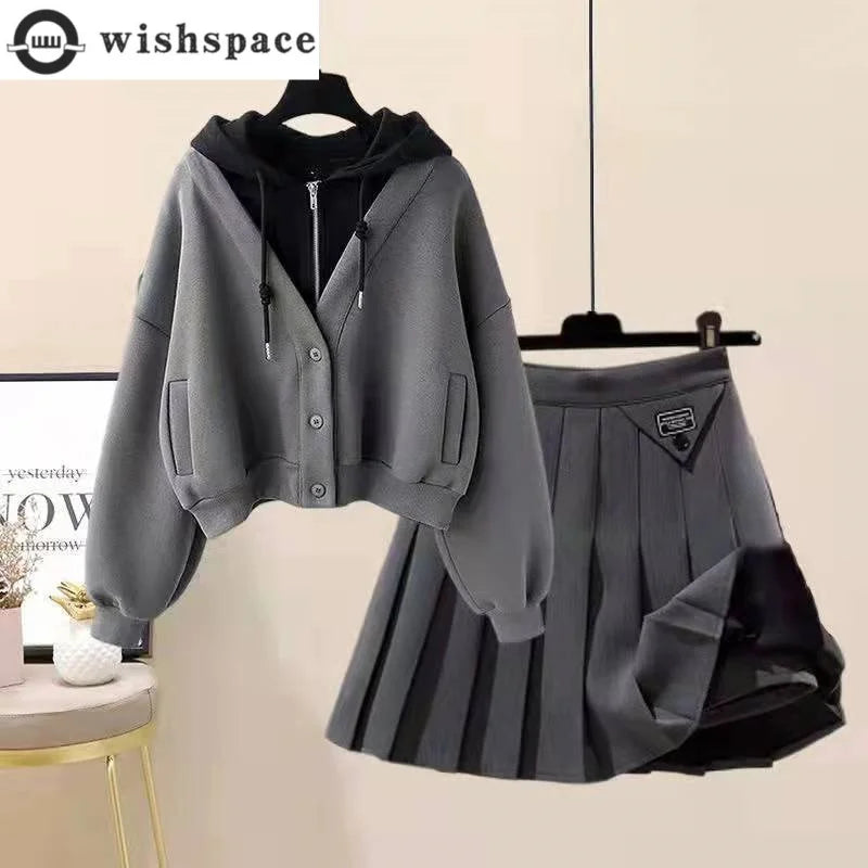 Plush Thickened Women’s Two-Piece Skirt Set – Long Sleeve Hooded Top & Mini Pleated Skirt ❄️👗