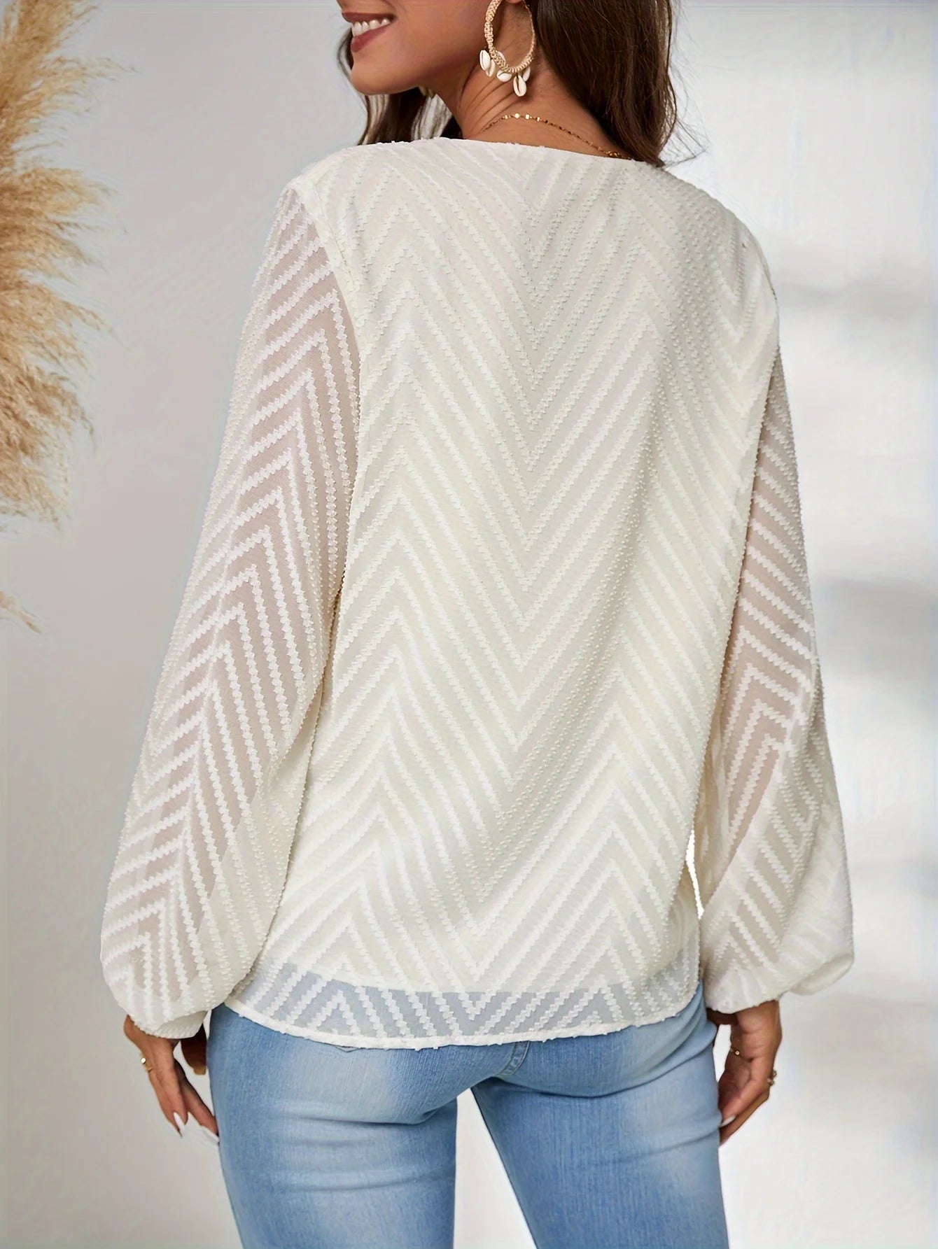 Women’s V-Neck Geometric Jacquard Lantern Sleeve Shirt – Elegant Spring & Autumn Winter Top 🌿✨