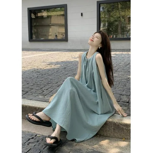 Summer Women’s Beach Vacation Dress – Sleeveless A-Line Midi Gown with Folded Skirt & Slimming Fit
