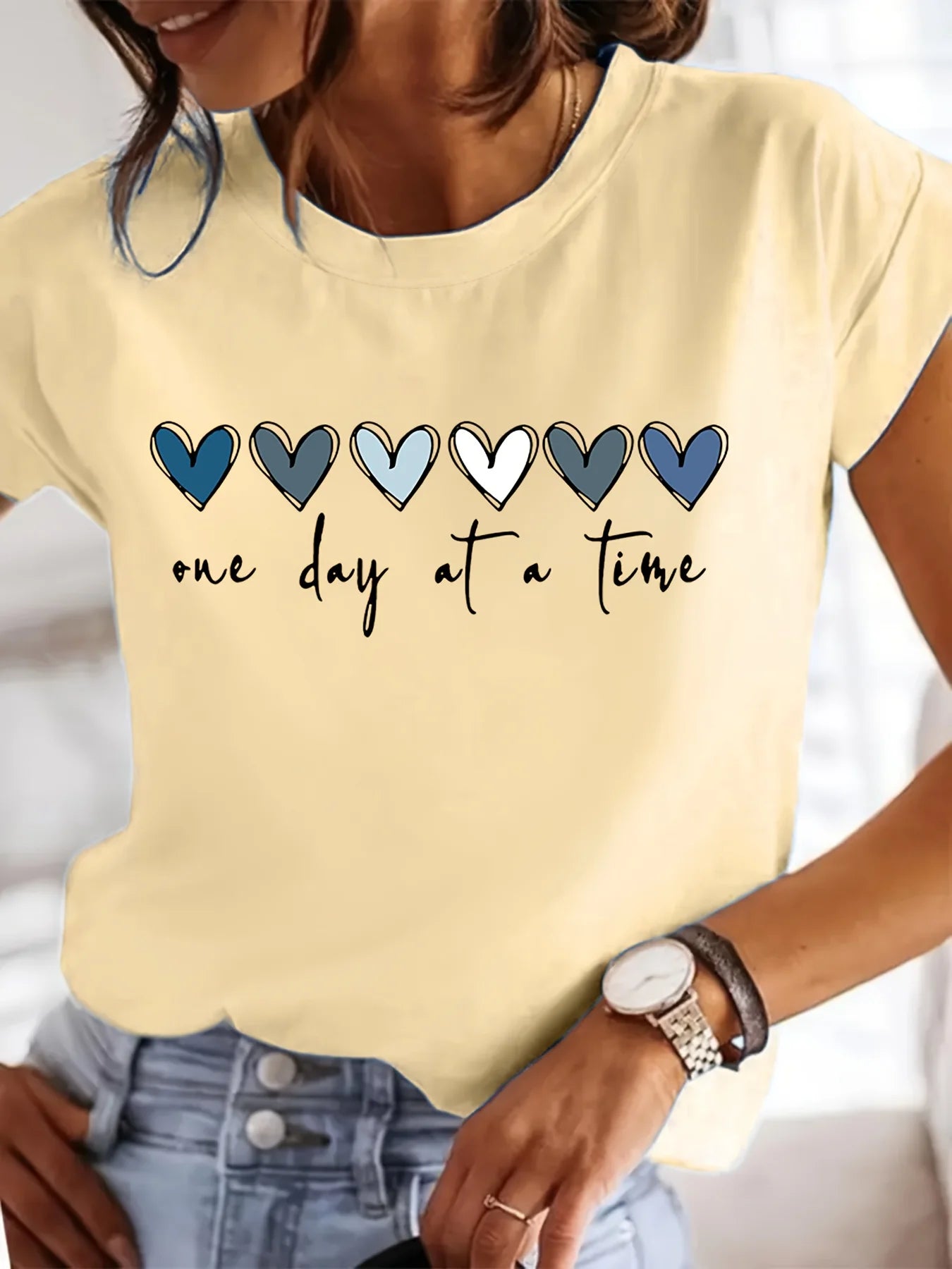 Women’s Casual Graphic T-Shirt – “It’s One Day at a Time” Heart Print Short Sleeve Round Neck Top ❤️👕