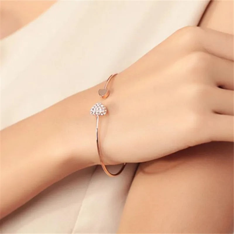 Woozu Adjustable Crystal Double Heart Bow Cuff Bracelet – Women’s Fashion Jewelry Gift Pulsera Mujer