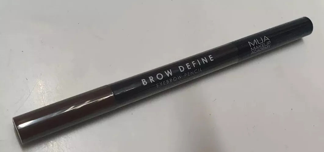 mua brow define with blending brush in auburn CLEARANCE PRICE £2.99