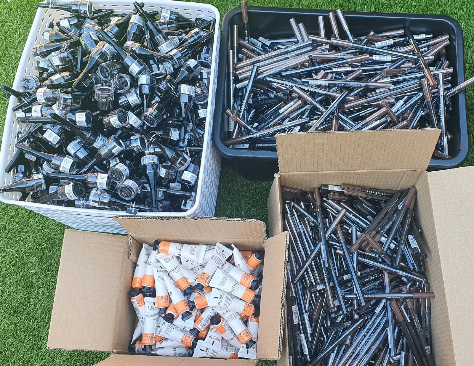 25 Items From Photo COSMETICS WHOLESALE JOBLOT ITEMS Carbooters Make Up *Must Go