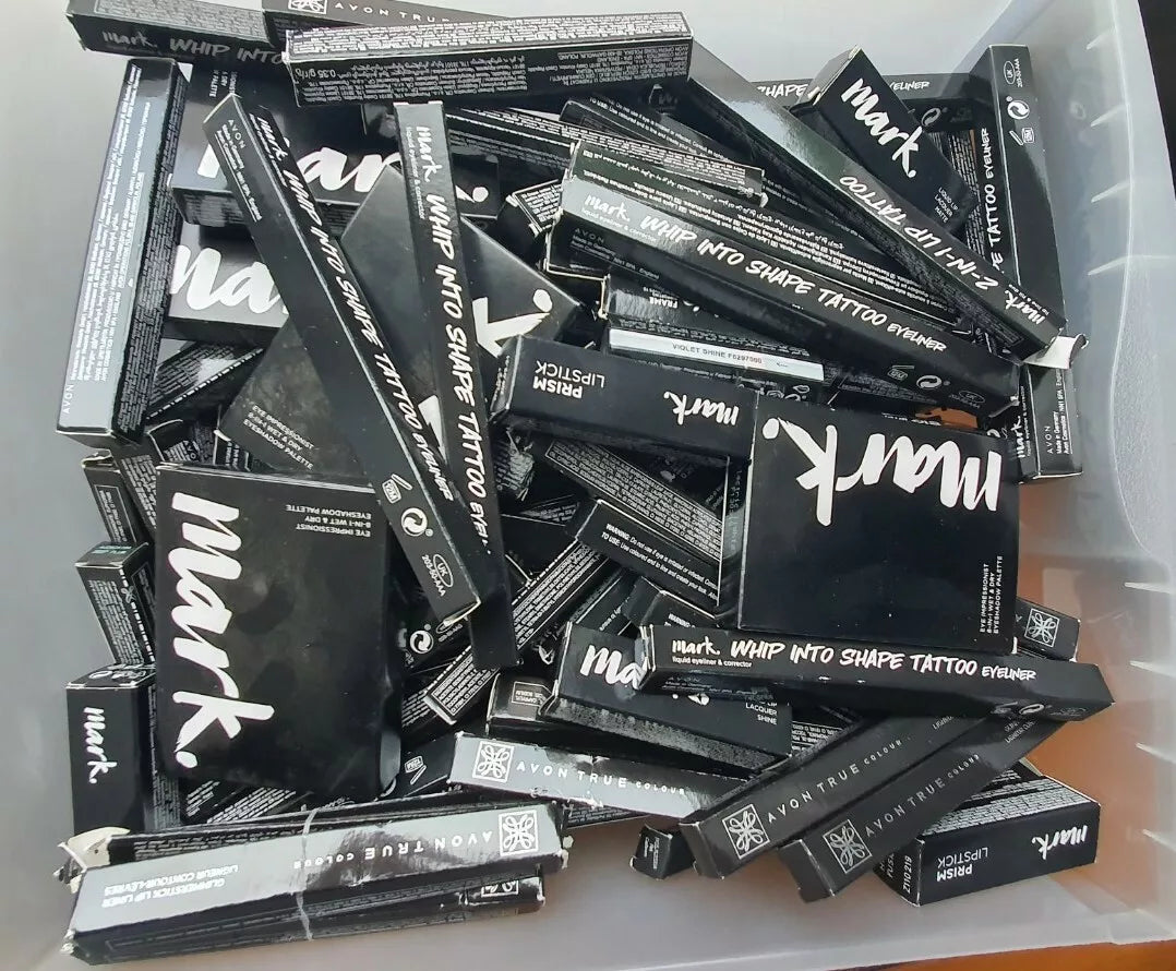 Massive Joblot  Eye Pencils Eyeliner Lipsticks Lips Eyes mix All NeW Boxed 10PC