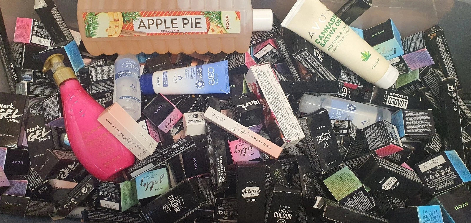 10 RANDOM Avon lisa Armstrong Mixed Lot stock just go high RRP new MIXED 👀