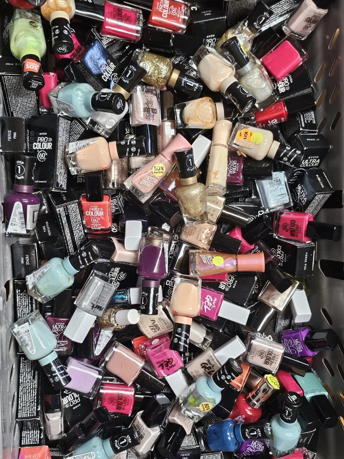 20 SALLY HANSEN& Avon NAIL POLISH / VARNISH + Avon mixed random £20 High RRP Mix
