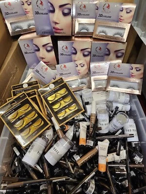 Mua & Lashes 20 Items   BOX of 20 Items Gel Eyeliners Mirco Blush Facial Sticks