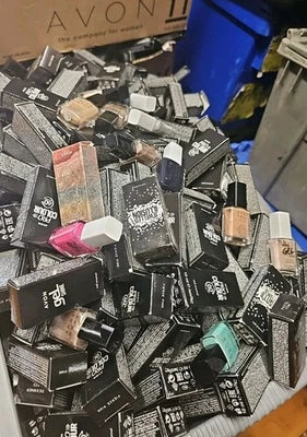 AVON 100 x NAIL POLISH VARNISH NAIL CARE BUNDLE JOB LOT Great Resell Value