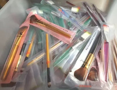 Random 25 Brushes Make Up Brushes Mixed Kinds Clearance *** 25 For £15 ***