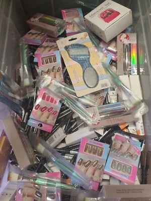 Mixed COSMETICS WHOLESALE ( JOBLOT PACK OF 100 MIXED ITEMS ) **BRAND NEW**